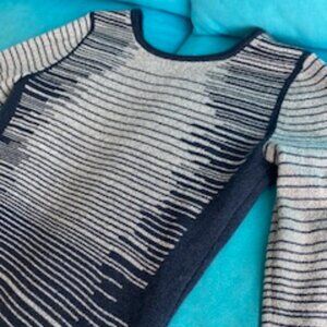 Nic+Zoe Knit Sweater Size XS Navy and Gray
